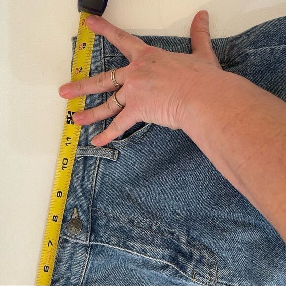 Buffalo size 31 27” crop - Picture 9 of 10